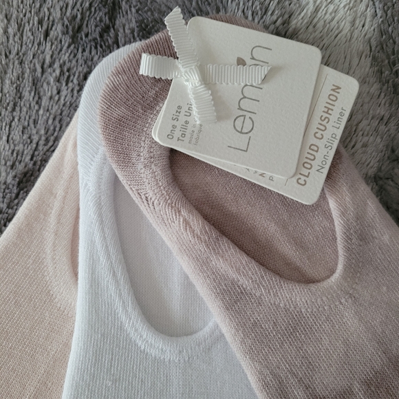 Lemon cloud cushion socks NWT - Picture 2 of 2